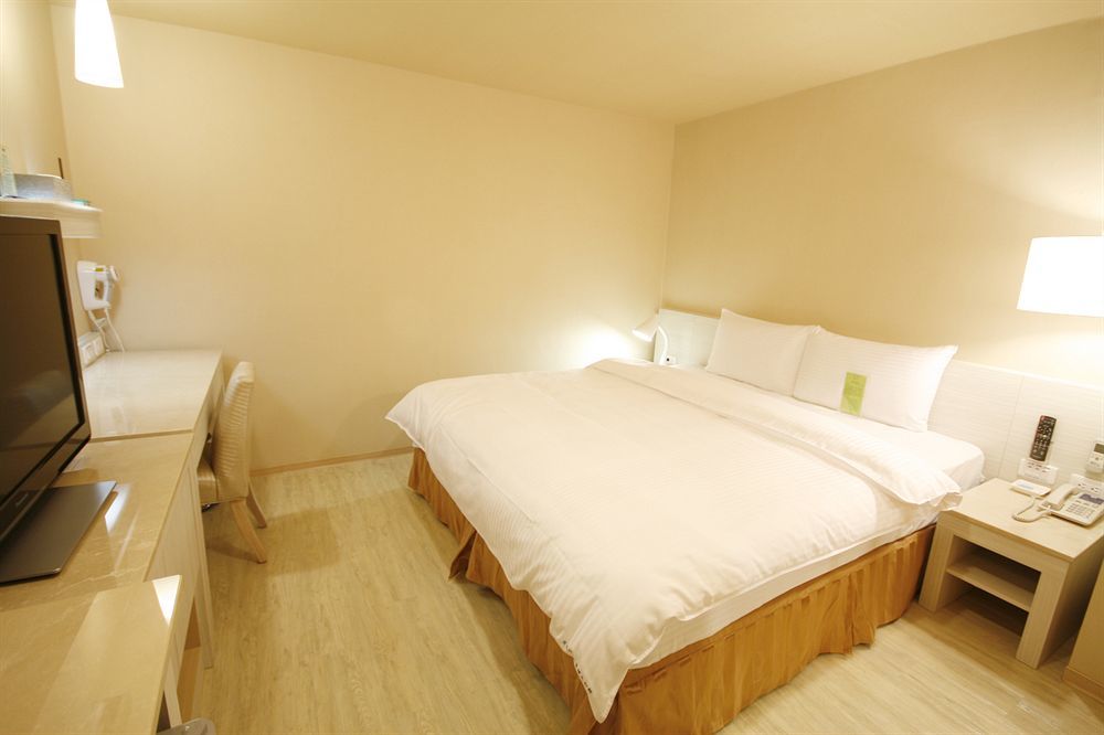 Kindness Hotel - Houyi Jiuru Гаосюн Экстерьер фото